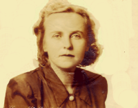 Laura's 1948 Passport Photo